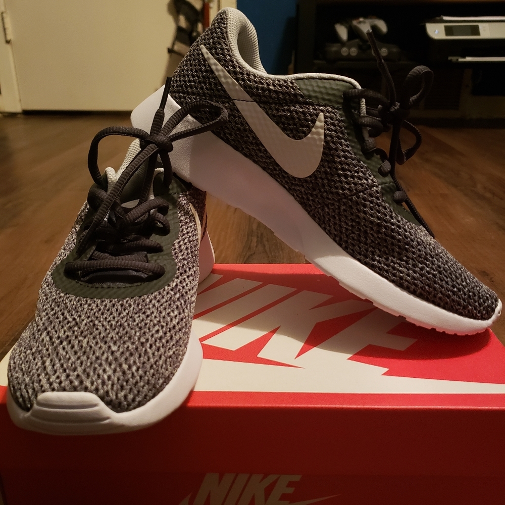Nike Tanjun Anthracite White/Black
